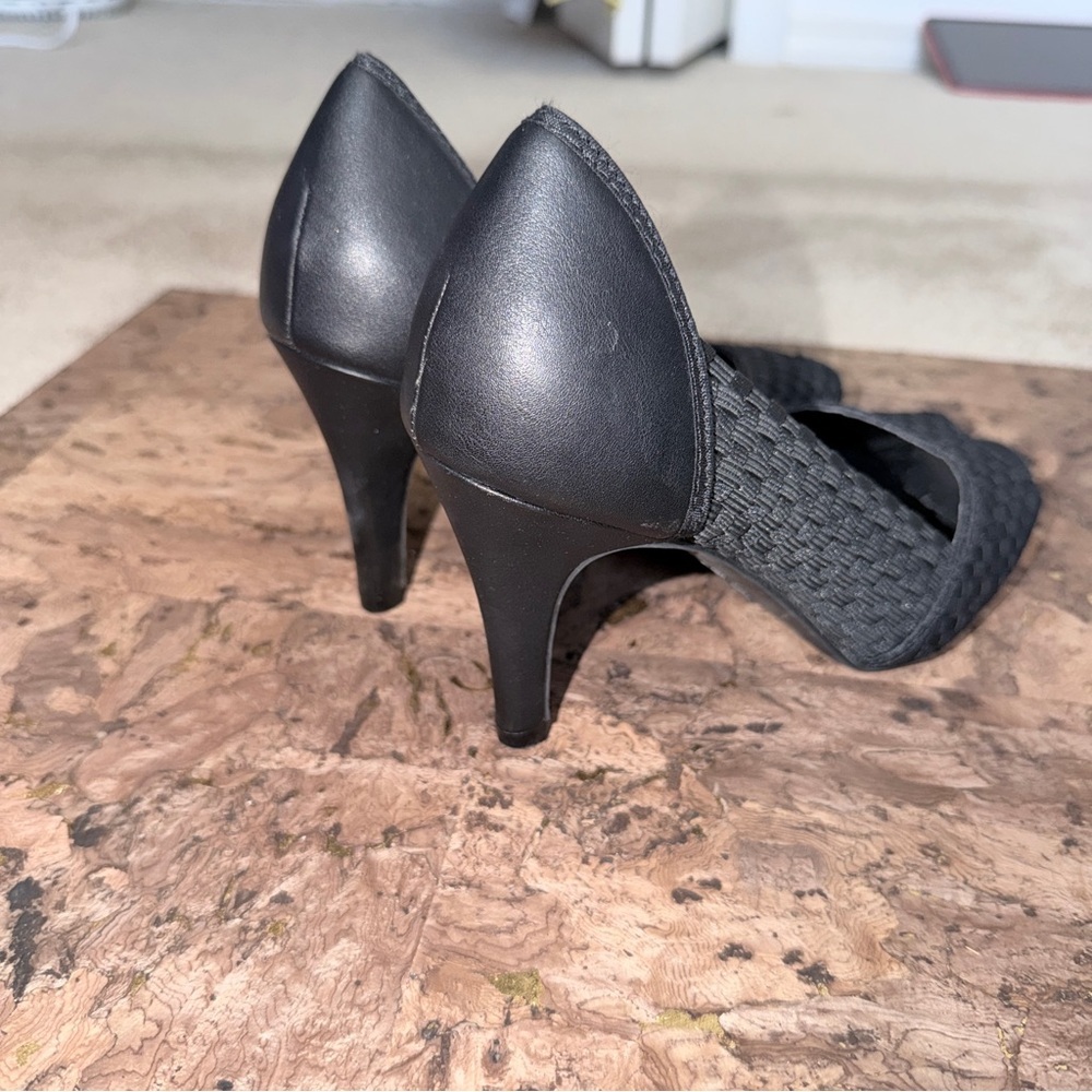Dexflex Comfort Sexy Woven Black Peep Toe Heels Cute Comfortable ❤️